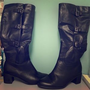 Black knee high boot 10W